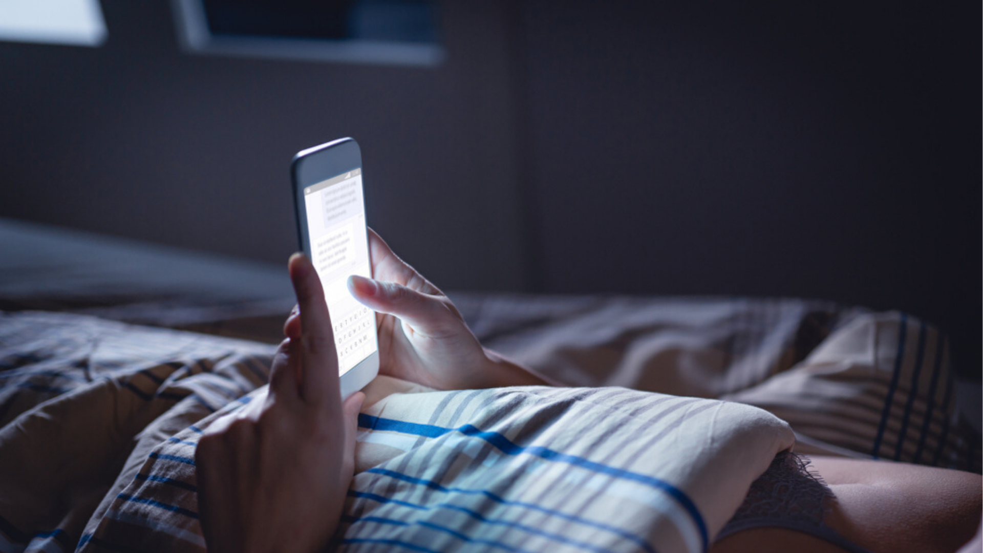 the-importance-of-minimizing-screen-time-before-sleeping-f45-challenge