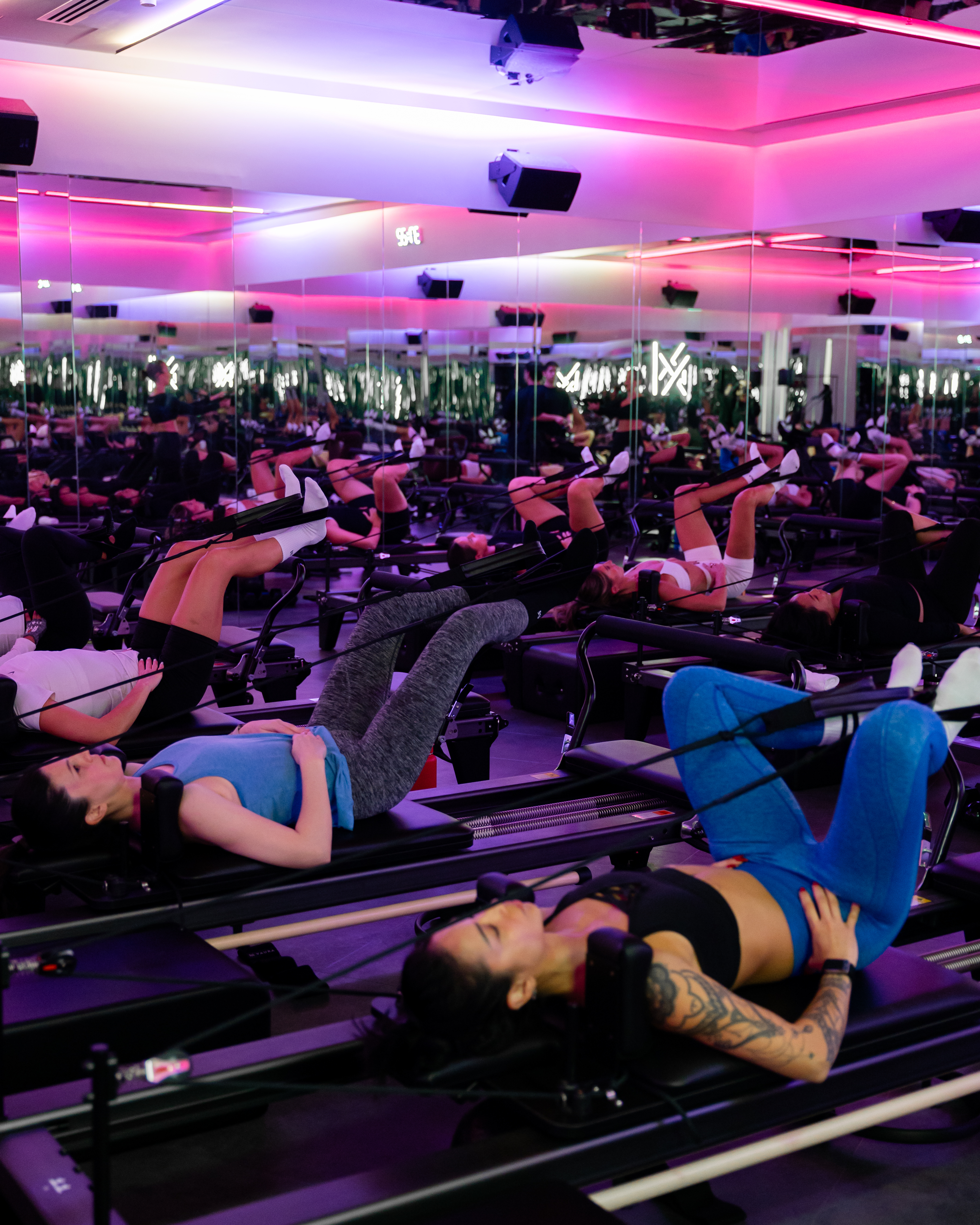 background image inquire form